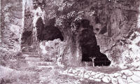 49. Dintorni di Vicovaro. S. Cosimato. Le grotte (Gargiolli).