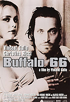 32. "Buffalo '66", di Vincent Gallo (1998), con Vincent Gallo, Christina Ricci, Anjelica Huston, Ben Gazzara, Rosanna Arquette, Mickey Rourke e Jean-Michael Vincent.