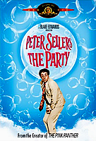 13. "Hollywood party", di Blake Edwards (1968), con Peter Sellers e Claudine Longet.