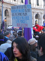 38. Piazza della Repubblica, ore 14:02.