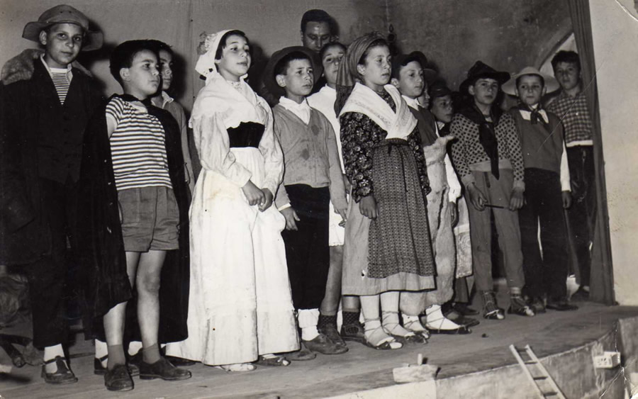 38. Sergio Splendori (primo a sinistra) in Terza elementare nel 1958.