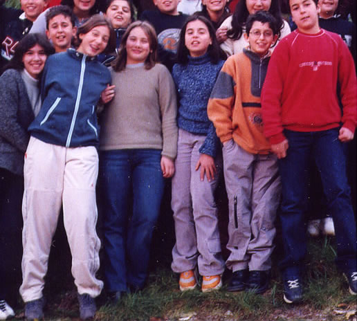 La Prima Media del 2001 - 2002: Moira, Sara, Sara, Valentina, Federico e Alessio.