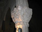 52. S. Maria in valle Porclaneta: bassorilievi sul capitello di una colonnina del ciborio.