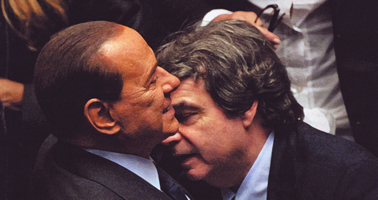 Per le serie "Consolatori che fanno sembrare altissimi i consolati": Silvio Berlusconi e Renato Brunetti.