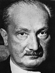 Per la serie "Il disprezzo nello sguardo si vede, ma da una generazione all'altra tende un pochino a svaccarsi": Heidegger, Severino e Galimberti.