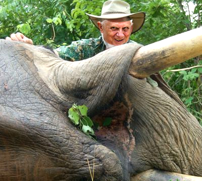 Per la serie "Datori di lavoro di massacratori di elefanti": Joseph Ratzinger.