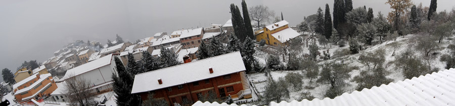 Anticoli sotto la neve alle 14 di venerd 17 dicembre 2010.